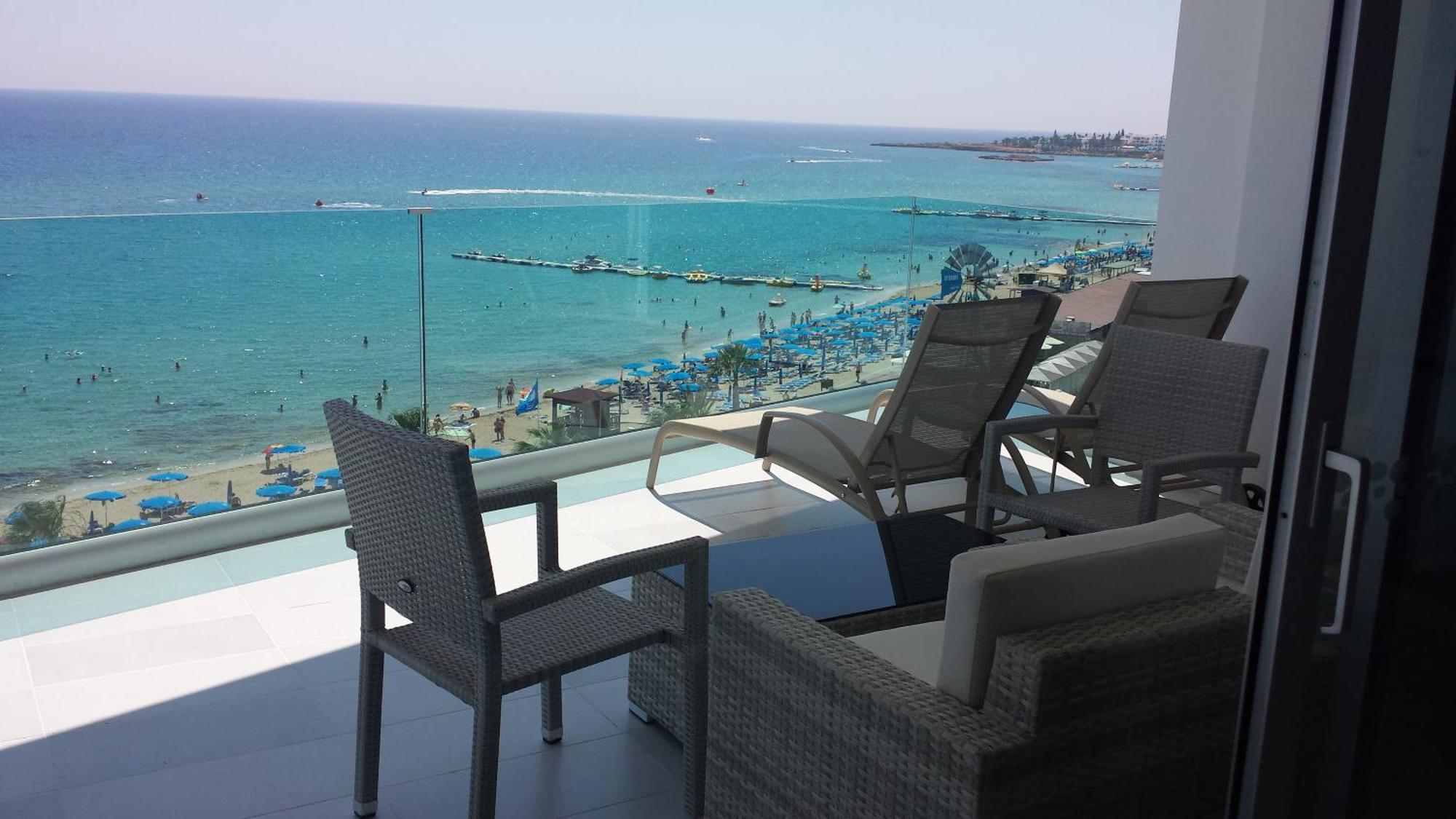 One-Bedroom Suite Sea View,1559565817:JPEG